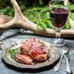 rode wijn combineren met een stuk vlees