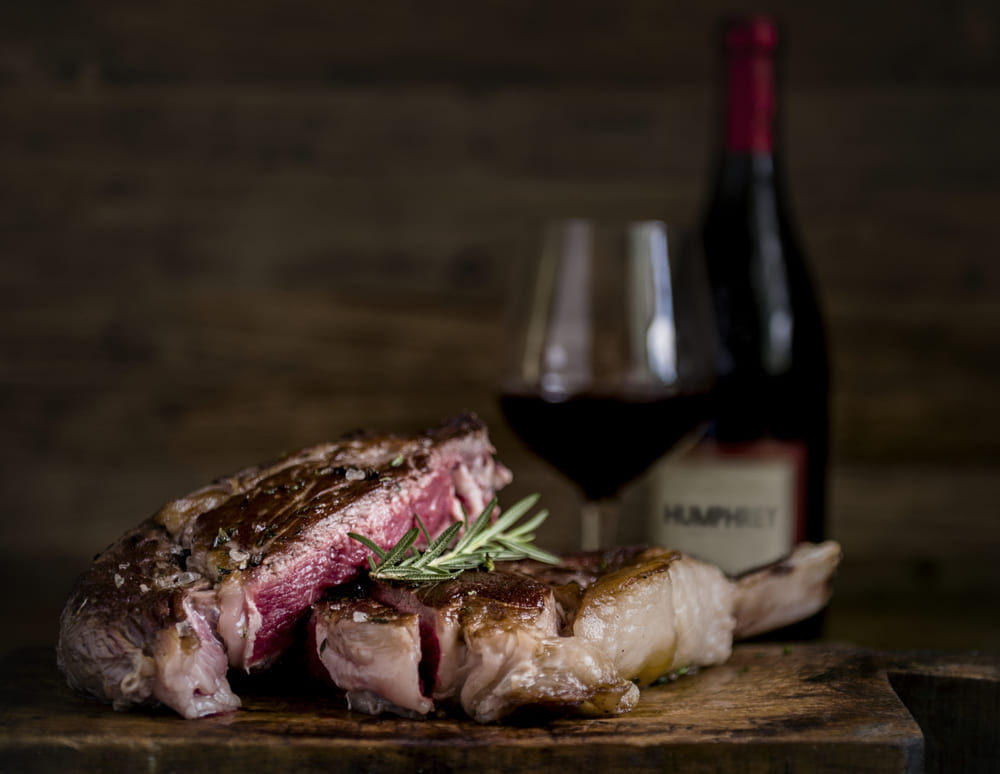 rode wijn combineren met medium rare vlees